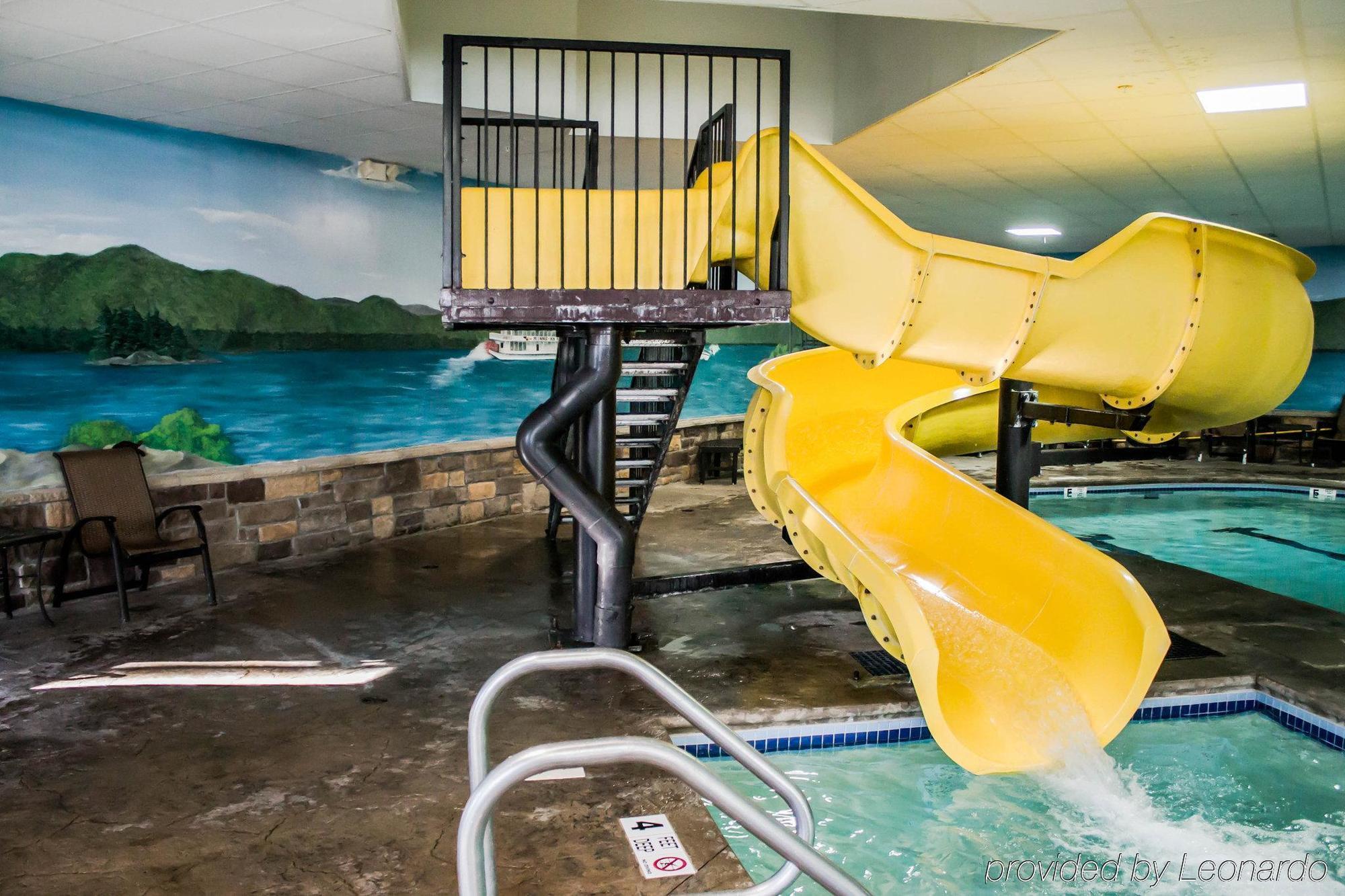 Comfort Suites Lake George - Queensbury Exterior photo
