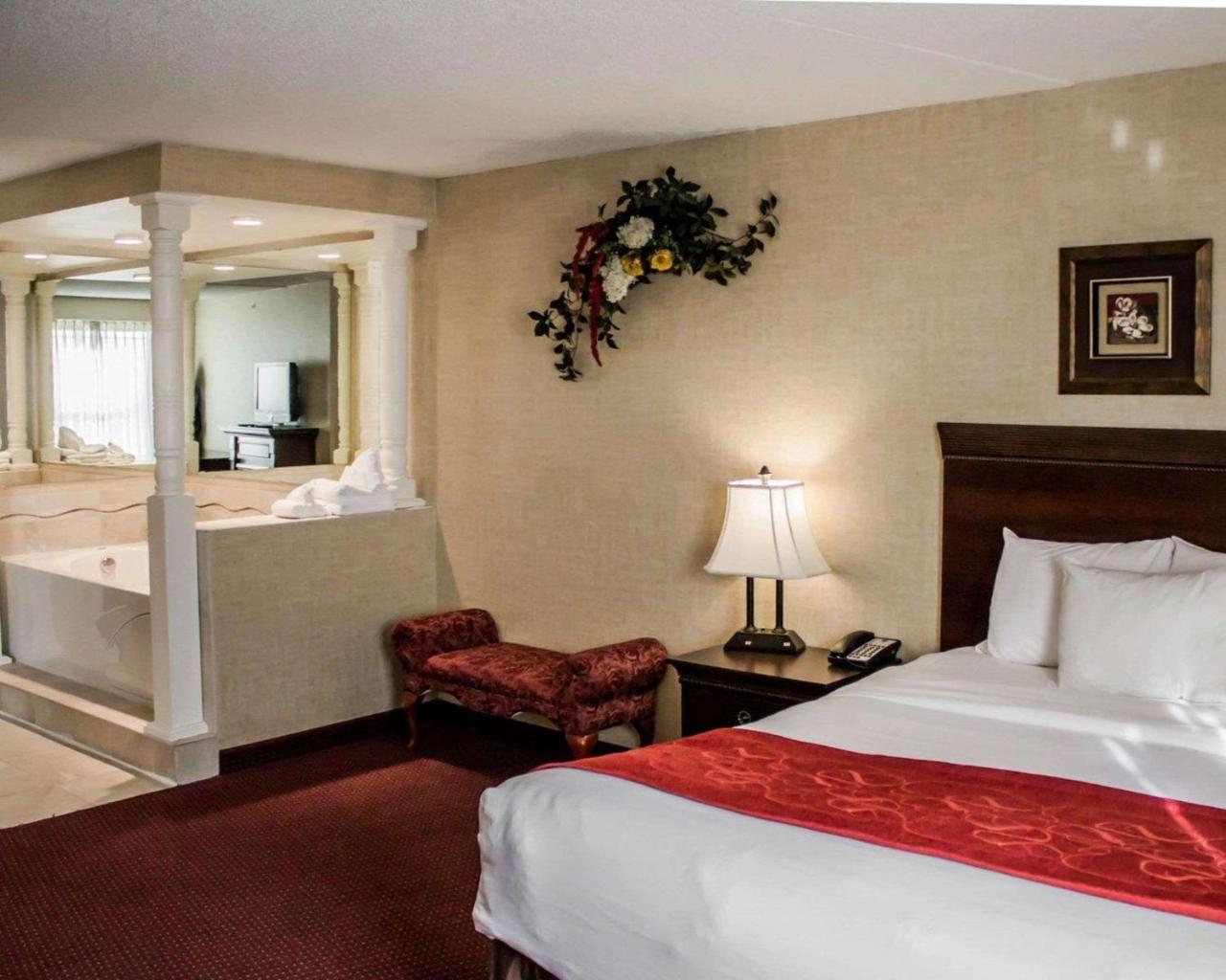 Comfort Suites Lake George - Queensbury Exterior photo