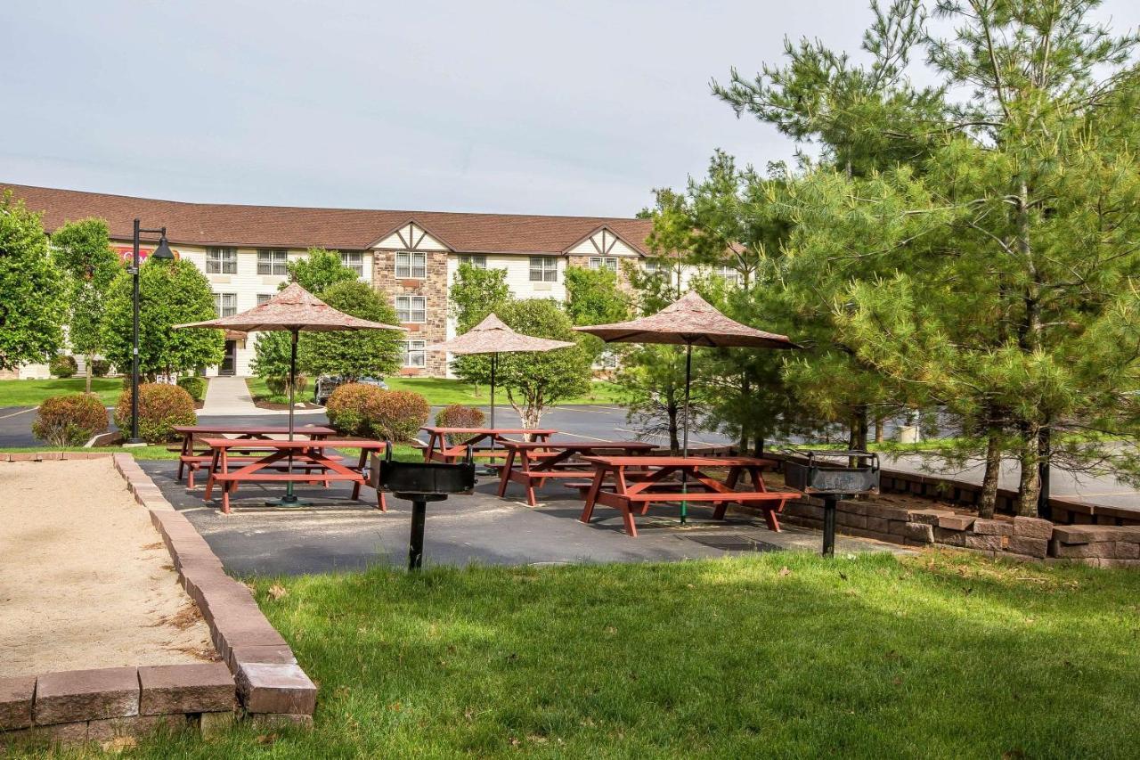 Comfort Suites Lake George - Queensbury Exterior photo
