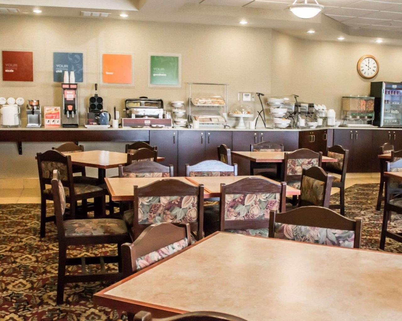 Comfort Suites Lake George - Queensbury Exterior photo
